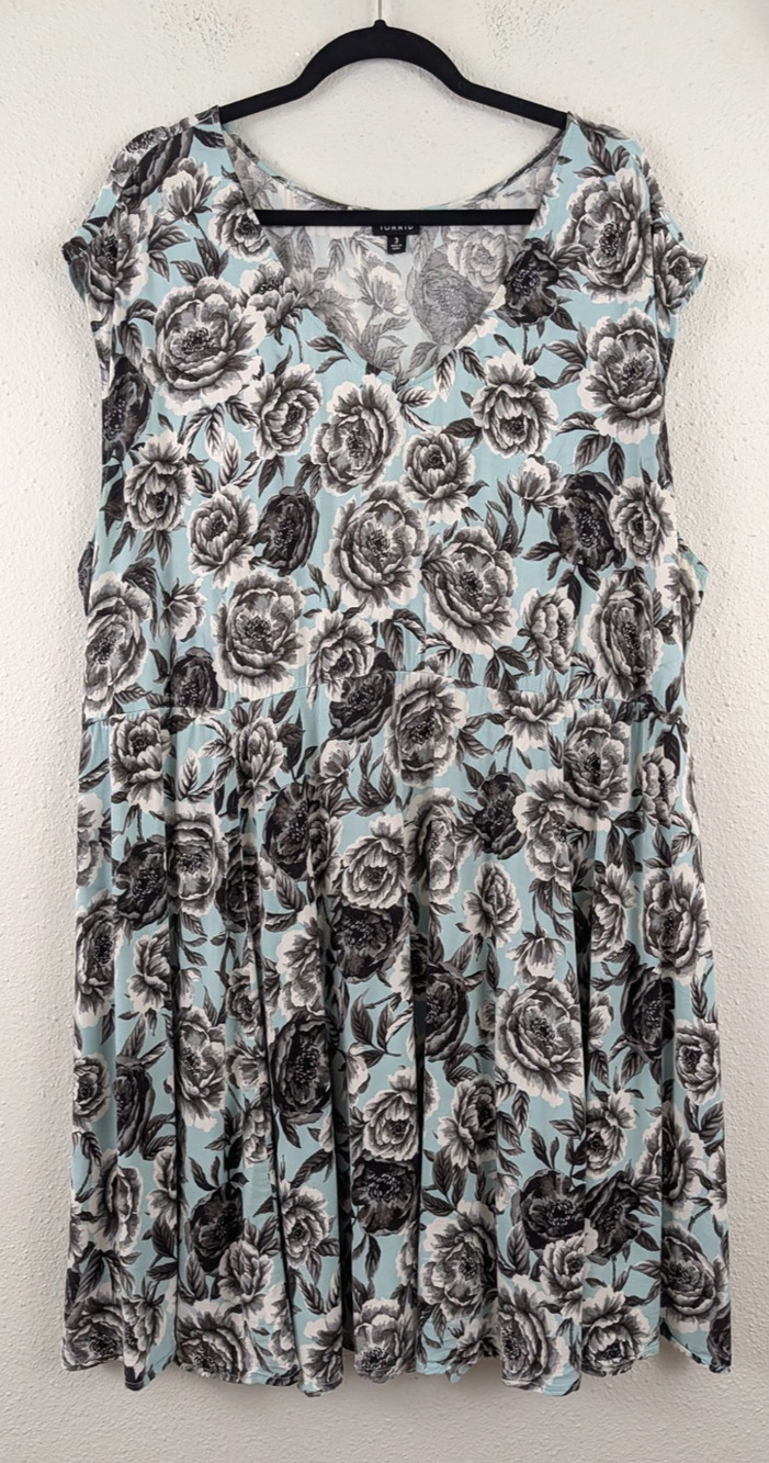 Torrid sz 3 or 3X floral Dress A-line blue floral print ss v-neck 2194